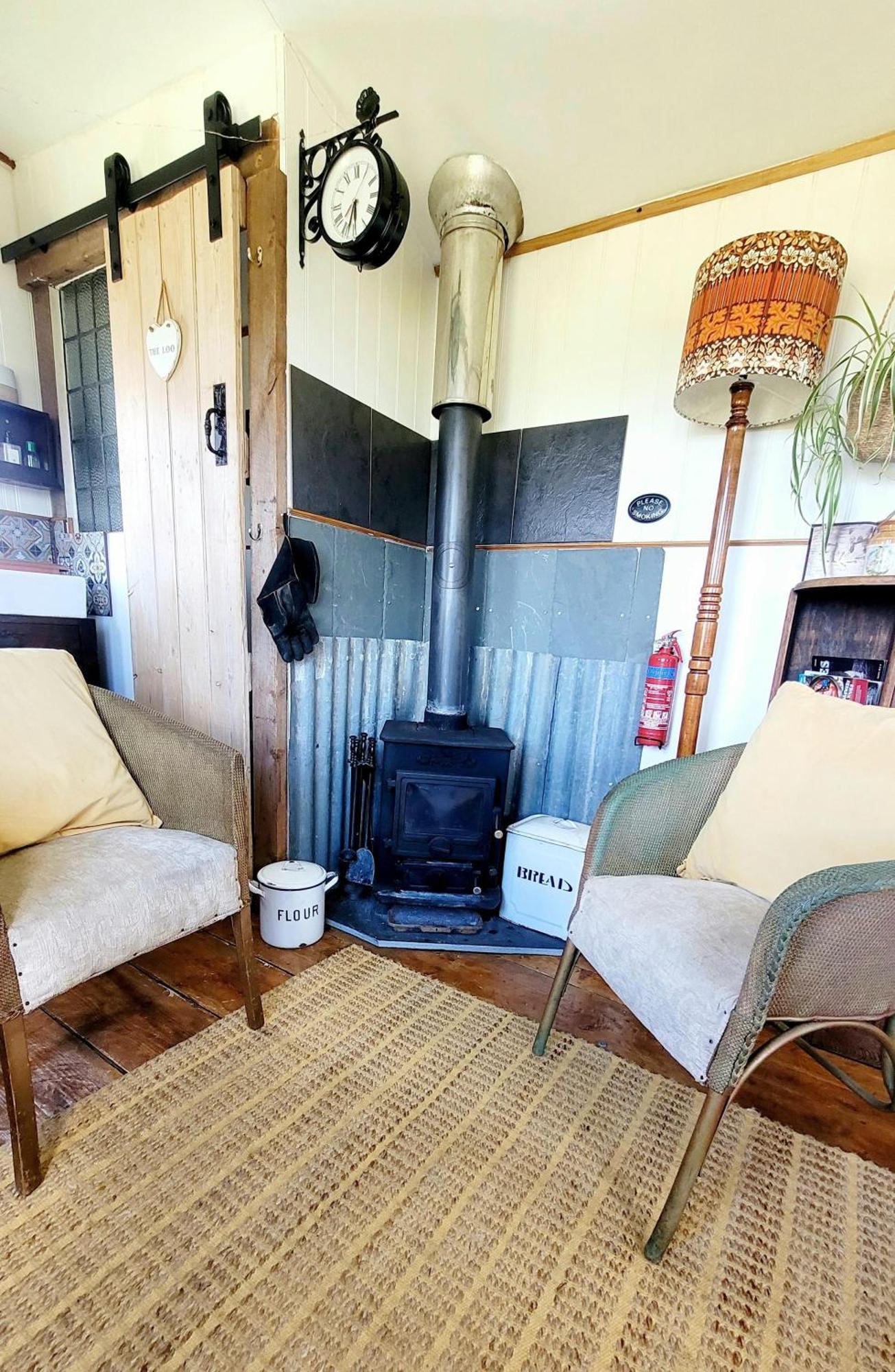 Treguth Glamping Unique Experience - Themed Huts Hotel Saint Day Exterior photo